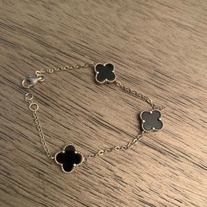 Clover bracelet